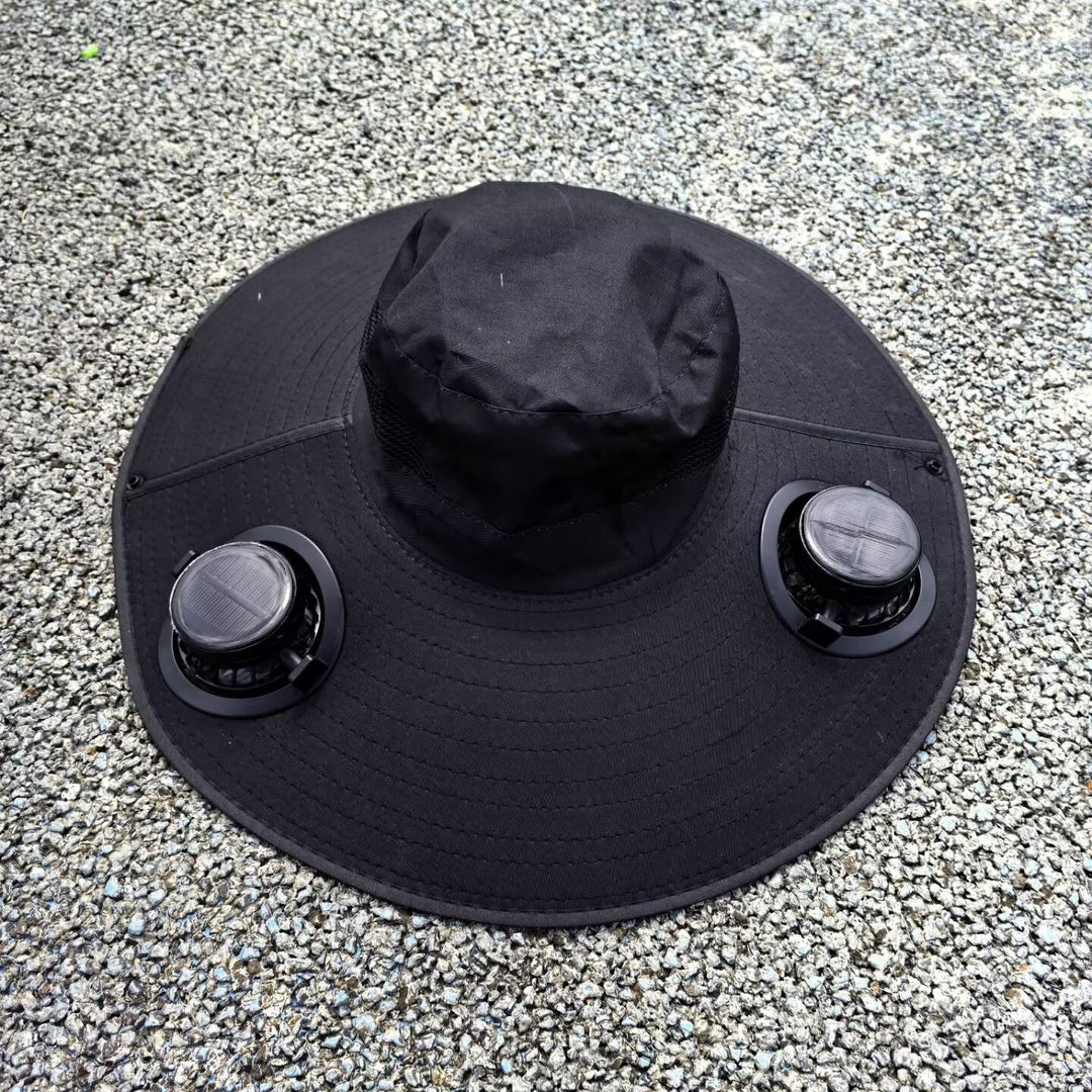 Ventilert solhatt med integrerte solfaner og bred brem Skanto