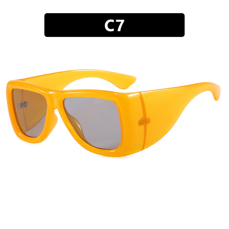 Women's trendy oversized sunglasses with striking tortoise design Skanto