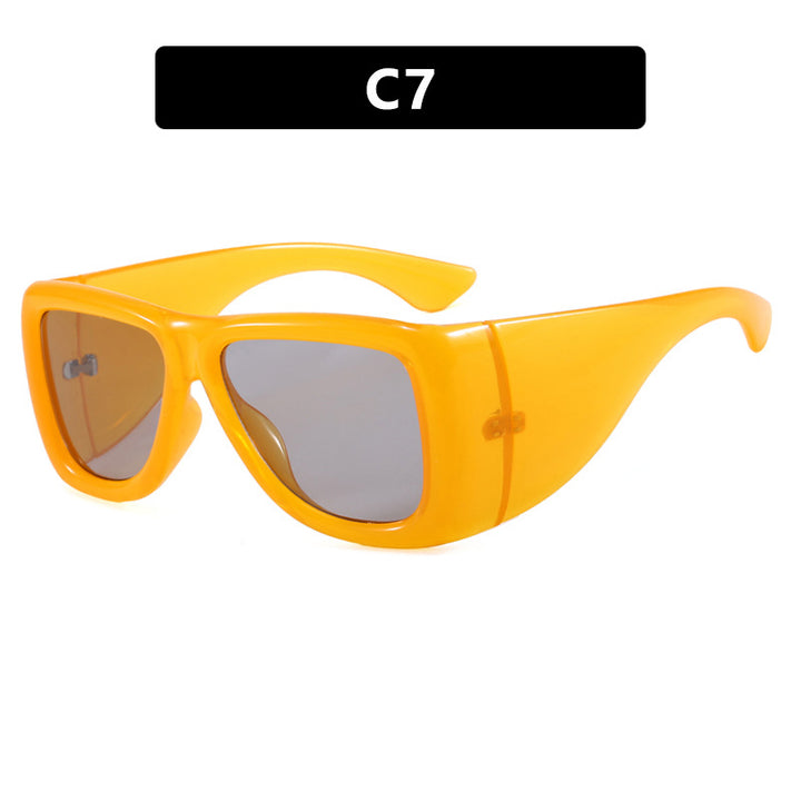 Women's trendy oversized sunglasses with striking tortoise design Skanto