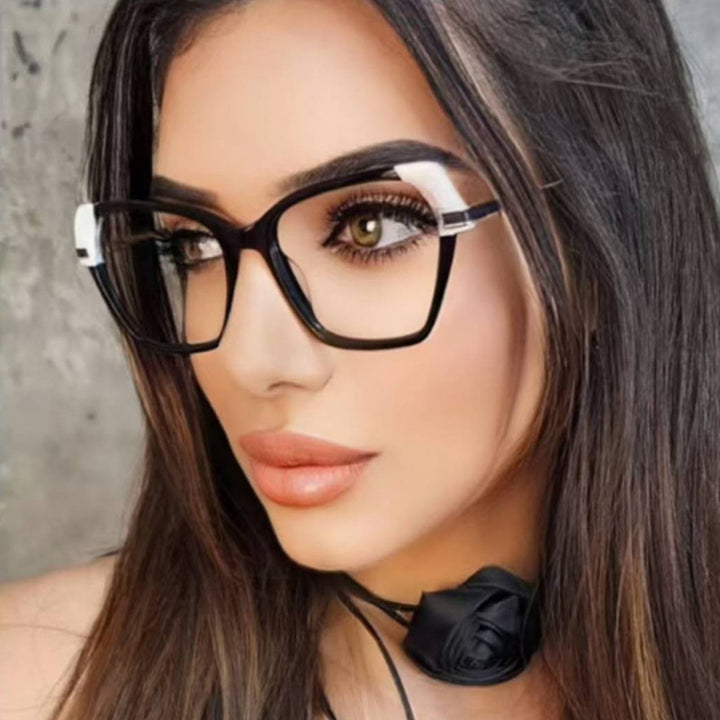 Women's square sunglasses with elegant metal frame and protective UV filter Skanto