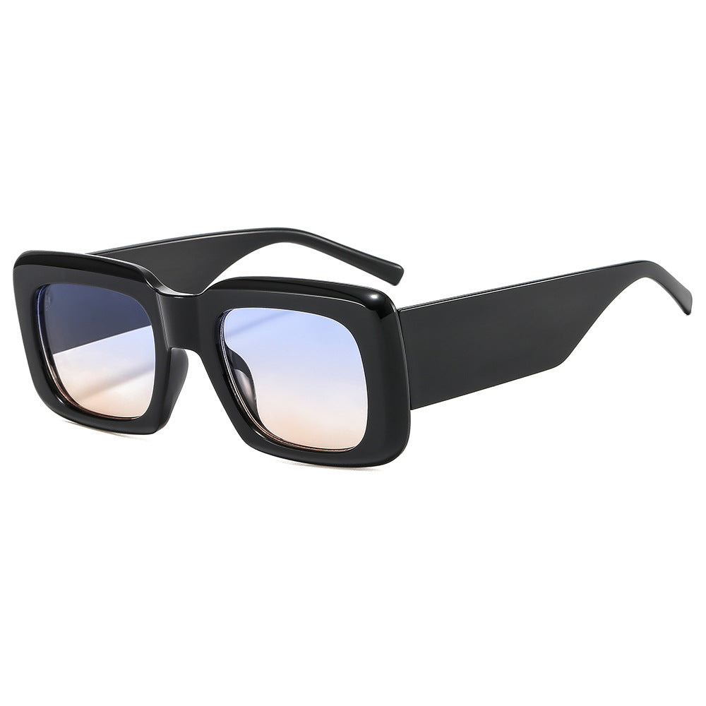 Dame oversized solbriller med kvadratisk ramme og transparent design Skanto