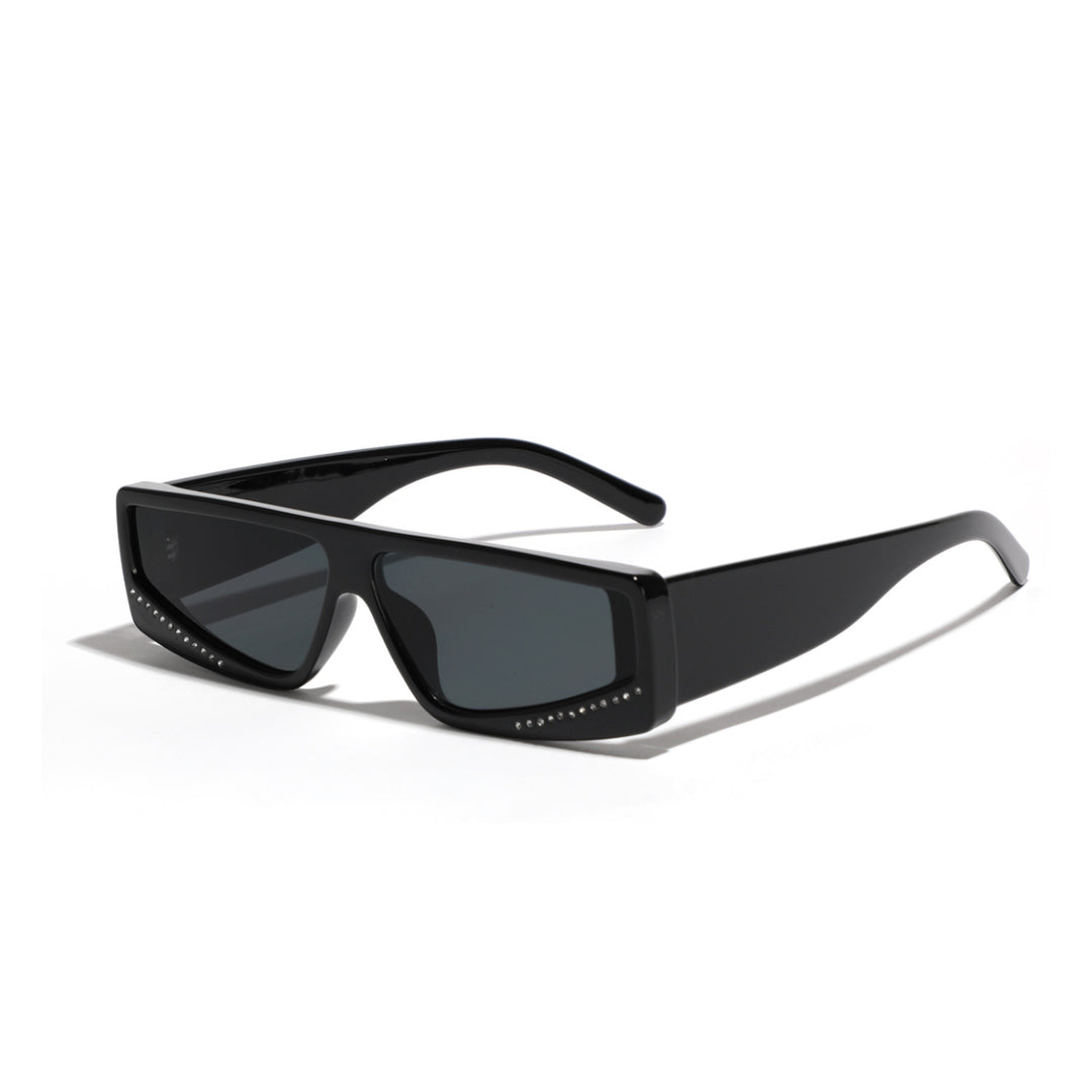 Dame oversized solbriller med futuristisk form og stilige dekorasjoner Skanto