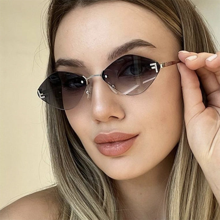 Women's geometric sunglasses in extravagant design with gradient lenses Skanto