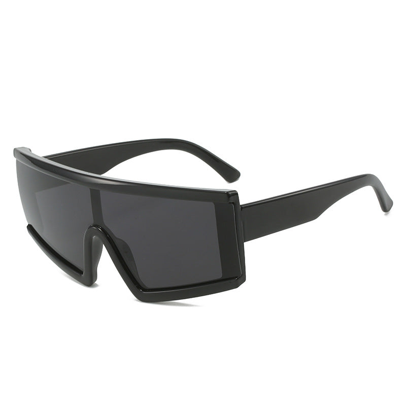 Kvinner Sporty solbriller med bred, ripebestandig linse og UV-beskyttelse Skanto