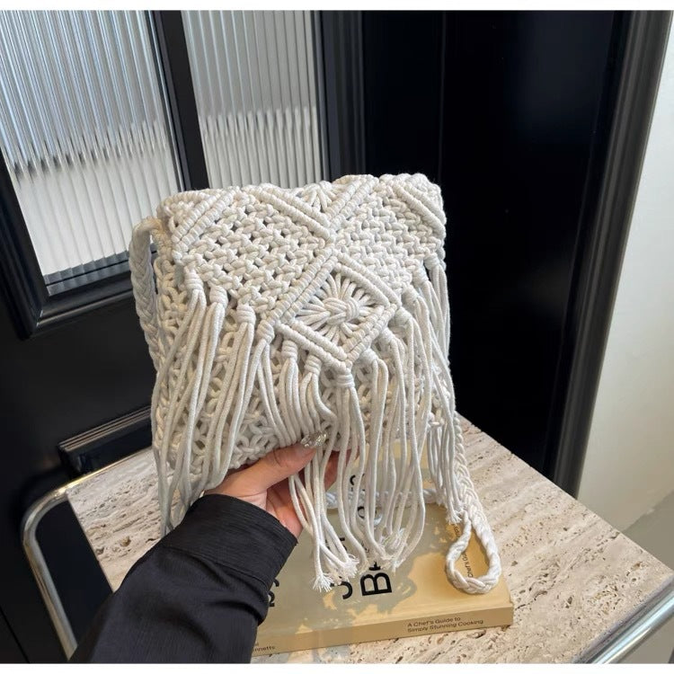 Makramee skulderveske med frynser detaljer Skanto