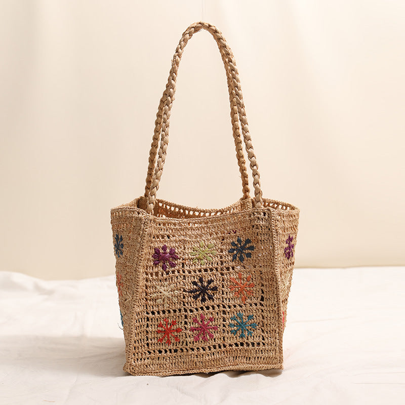 Handmade straw bag with colorful embroidery design Skanto