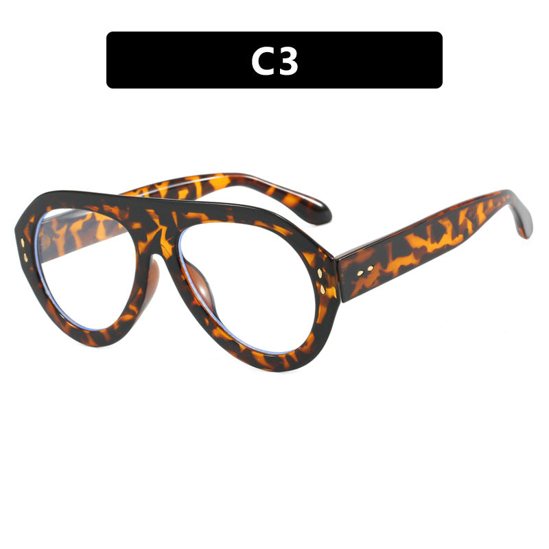 Women's fashion sunglasses with extravagant design Skanto