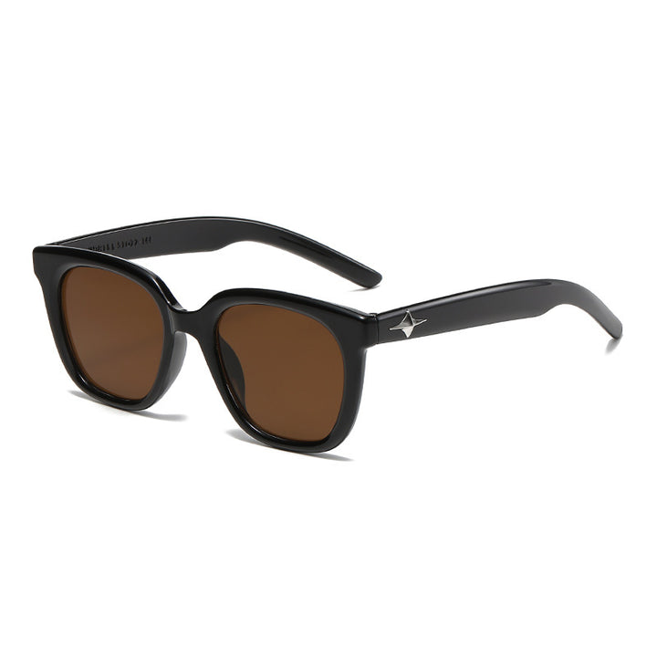 Dame moderne firkantet solbrille med stilfull ramme Skanto