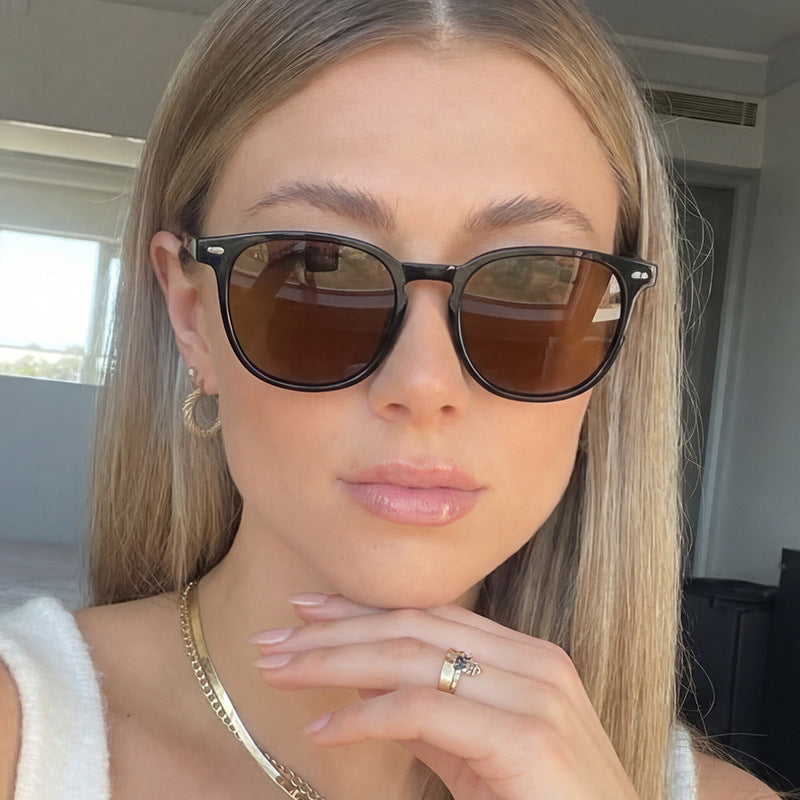 Women's fashion sunglasses with robust plastic frame and high-quality UV protection Skanto