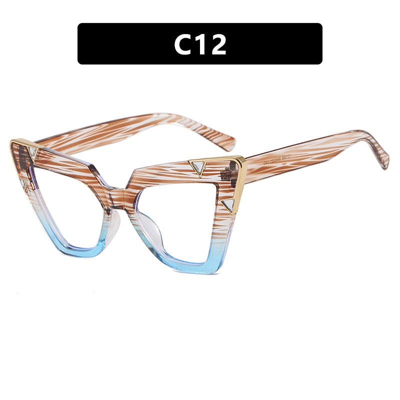 Women's Cat-Eye Sunglasses with Luxurious Motif and Protective UV Filter Skanto
