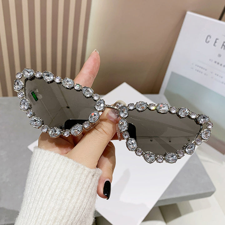 Dame Glamourøs Cat-Eye Solbrille med glitrende Strassdetaljer Skanto
