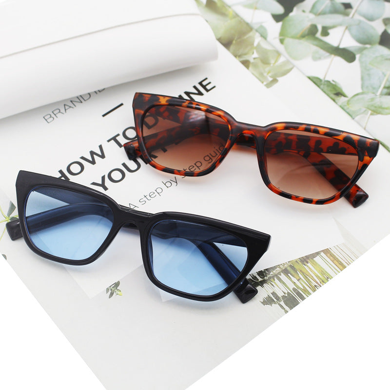 Damer geometrisk designer solbrille i moderne stil Skanto