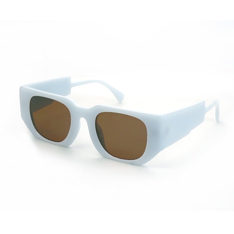 Dame Modisch solbrille med kantet ramme og UV-beskyttelse Skanto
