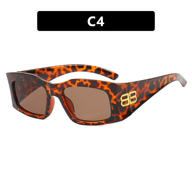 Women's fashion sunglasses with angular frame and polarized lenses Skanto