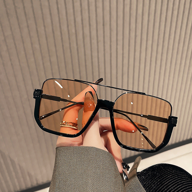 Women's oversized sunglasses with trendy square frame and protective UV filter Skanto