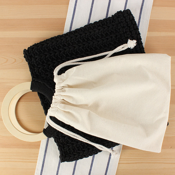 Handbag with modern geometric knit design Skanto