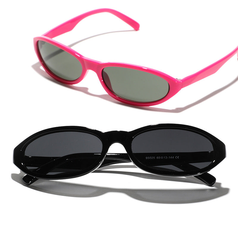 Dame motetrender solbrille i stilfullt retrodesign Skanto