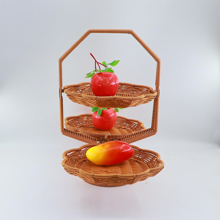 Med en elegant, tretrinns fruktskål Skanto