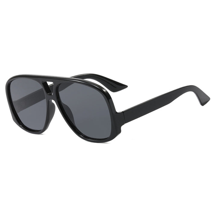 Dame moted sport-solbrille med robust ramme og UV-beskyttelse Skanto