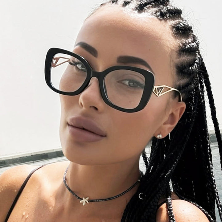 Women's fashion oversized sunglasses with luxurious heart detail Skanto
