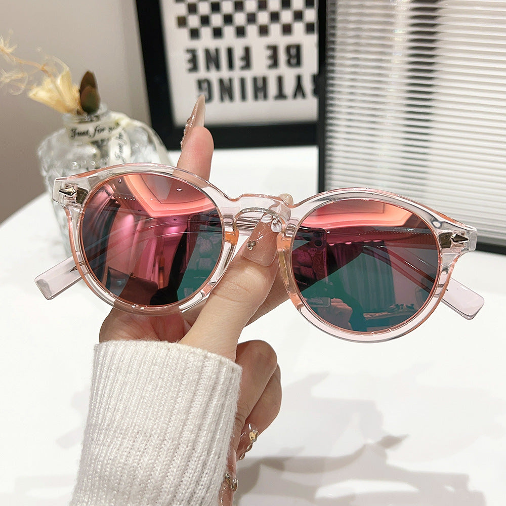 Dame trendy solbriller med transparent ramme og gule glass Skanto
