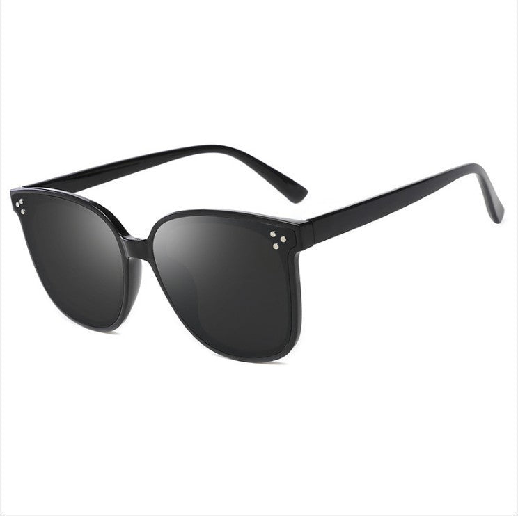 Dame Mote Solbriller i Cat-Eye Stil Skanto