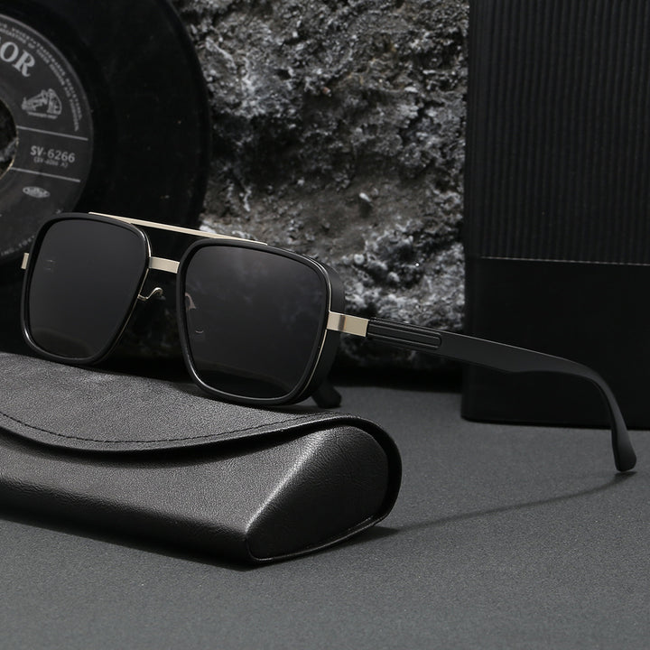 Dame elegant firkantet solbrille med høykvalitets metallramme Skanto