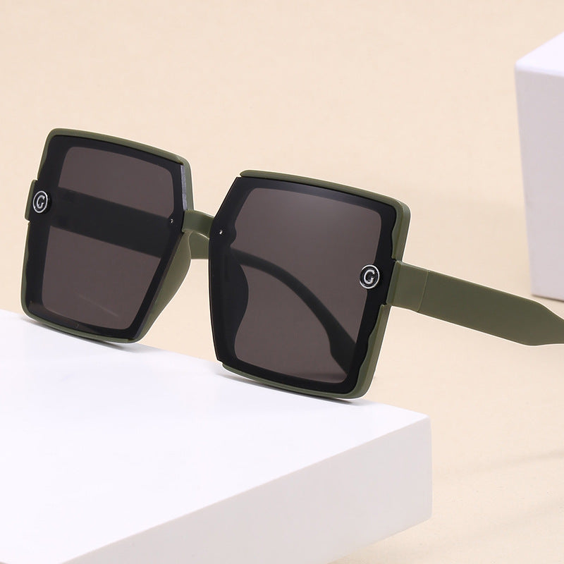 Dame kvadratisk solbrille med moderne design Skanto
