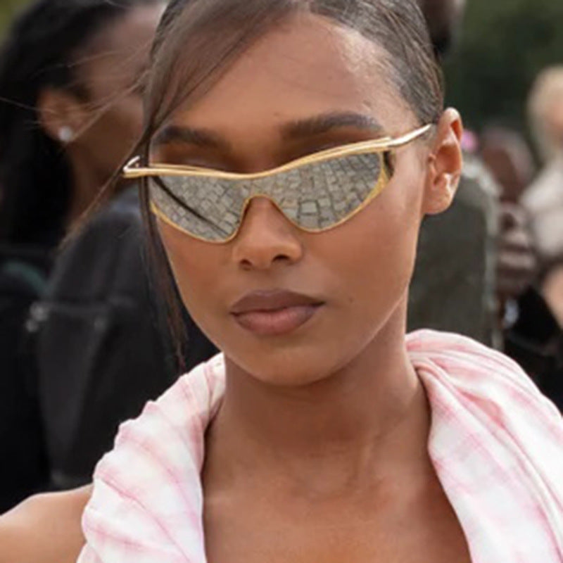 Women's extravagant shaped sunglasses with protective UV filter Skanto