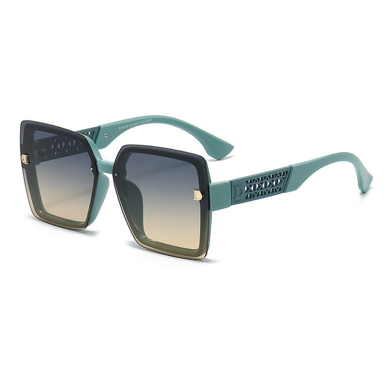 Dame moteriktig firkantet solbrille med robust ramme og UV-beskyttelse Skanto
