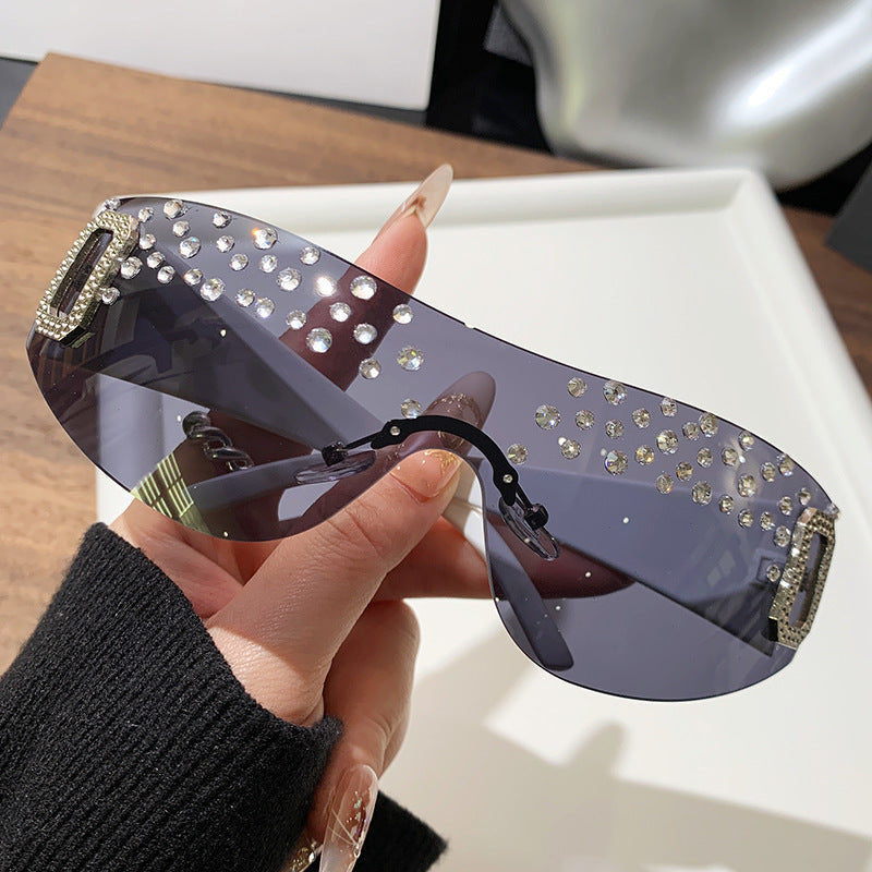Dame Glamourøse solbriller med glitrende detaljer Skanto