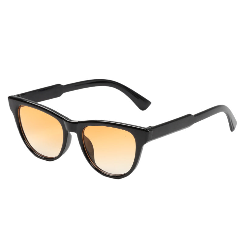 Dame moter Cat-Eye solbriller med polarisert glass Skanto