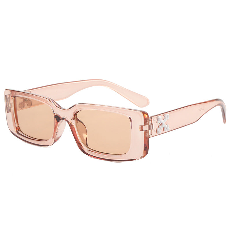 Dame Motek Solbrille med markant design Skanto