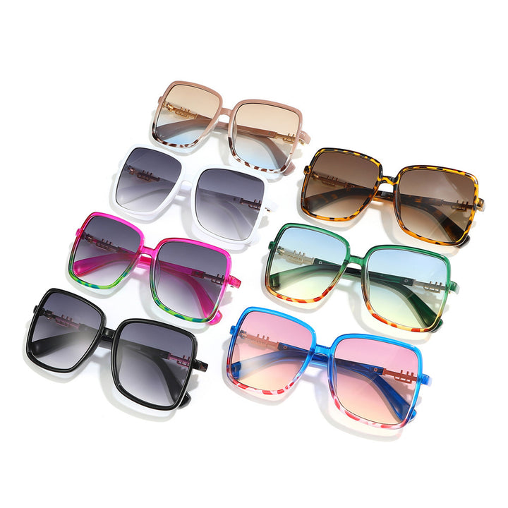 Dame solbrille med stor ramme og gradient Skanto