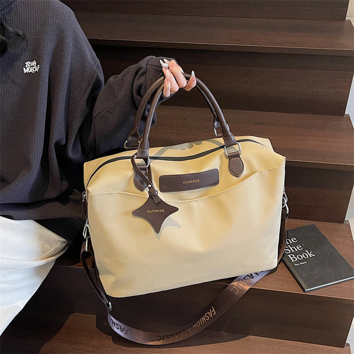 Elegant Reiset bag med praktiske lommer Skanto