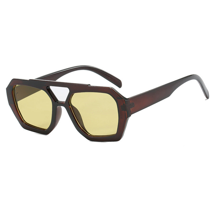 Women's geometric sunglasses made of robust plastic with polarized lenses Skanto