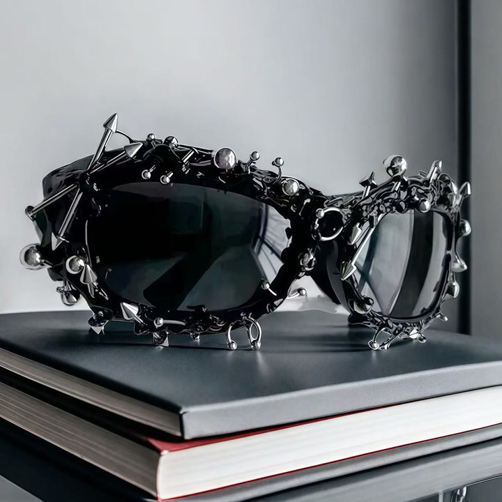 Dame kreative Statement-solbrille Skanto