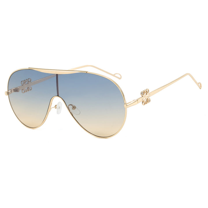 Women's UV Protection Sunglasses in Modern Pilot Style Skanto