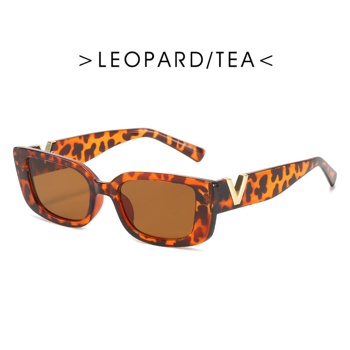 Dame moteriktig solbrille i klart design Skanto