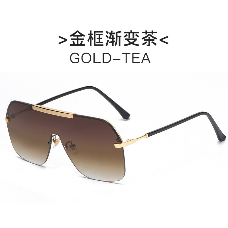 Dame ekstravagant oversized solbrille med futuristisk design Skanto