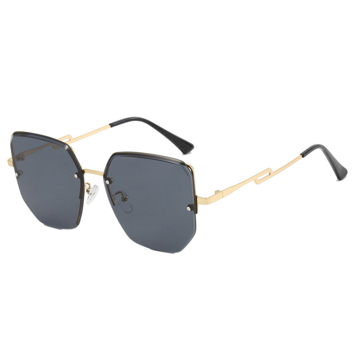Dame geometrisk designer-solbrille med speilende linser Skanto