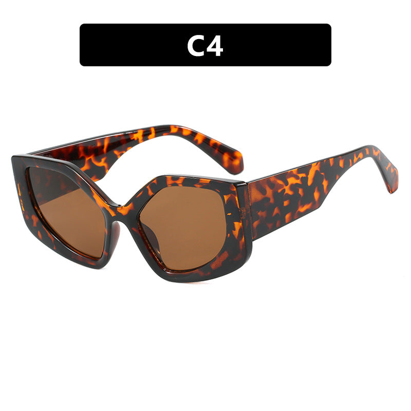 Women's eye-catching oversized sunglasses with fashionable color gradient Skanto