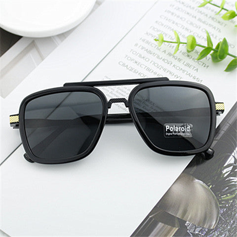 Damen moderne solbrille med kvadratisk ramme Skanto