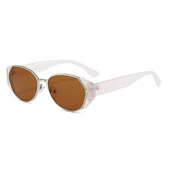 Dame moteriktig solbrille med markant ramme Skanto