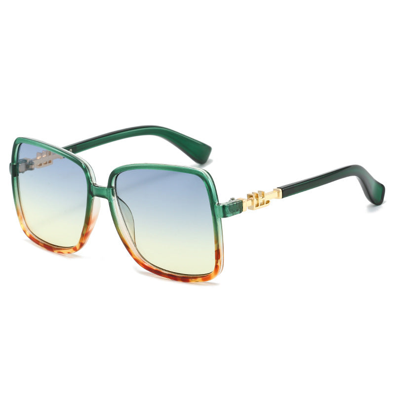 Damer modische solbrille med unik fargegradiant Skanto