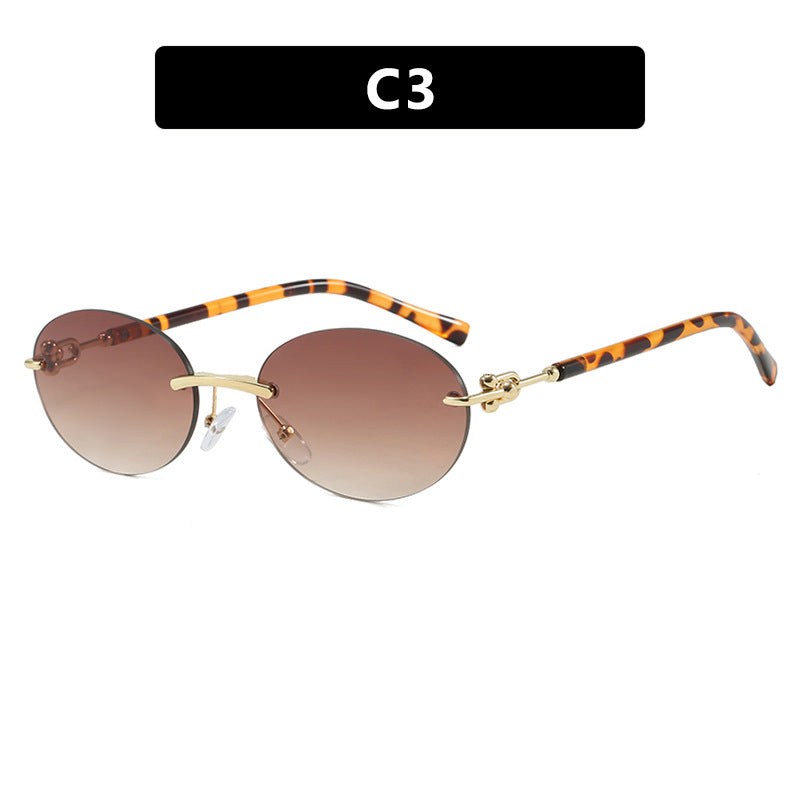 Women's oval sunglasses with luxurious metal frame and mirrored lenses Skanto
