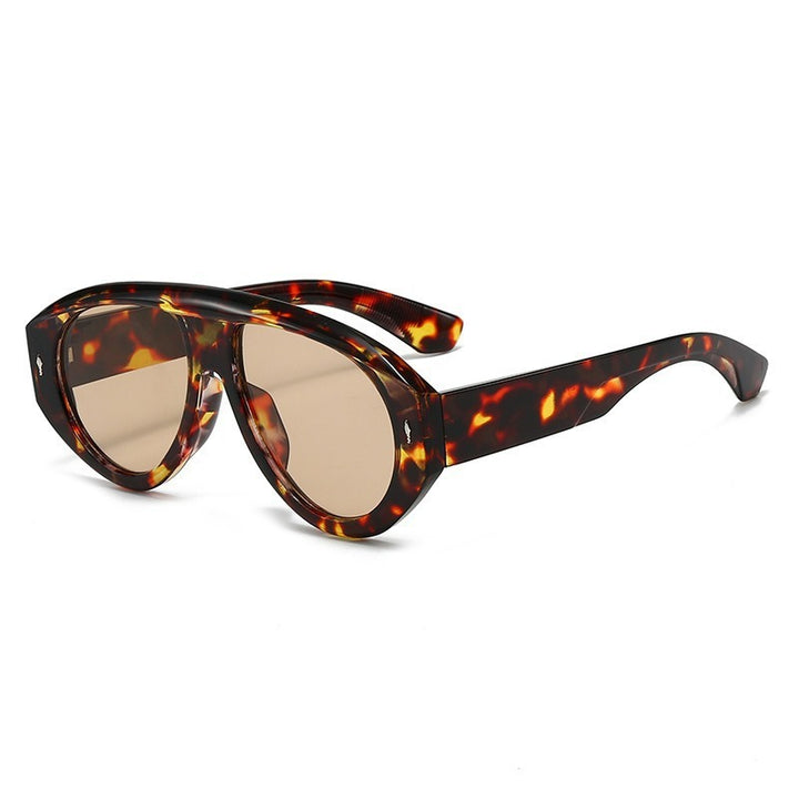 Women's modern fashion sunglasses in futuristic design Skanto
