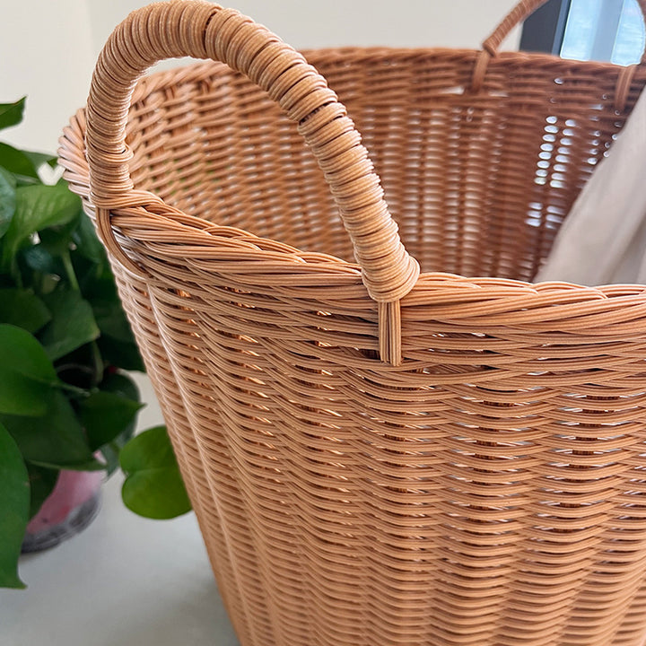 Dame Praktisk oppbevaringskurv laget av flettet materiale Skanto