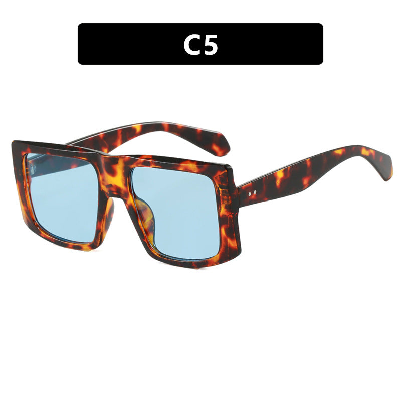 Women's square sunglasses with durable plastic frame and protective UV filter Skanto
