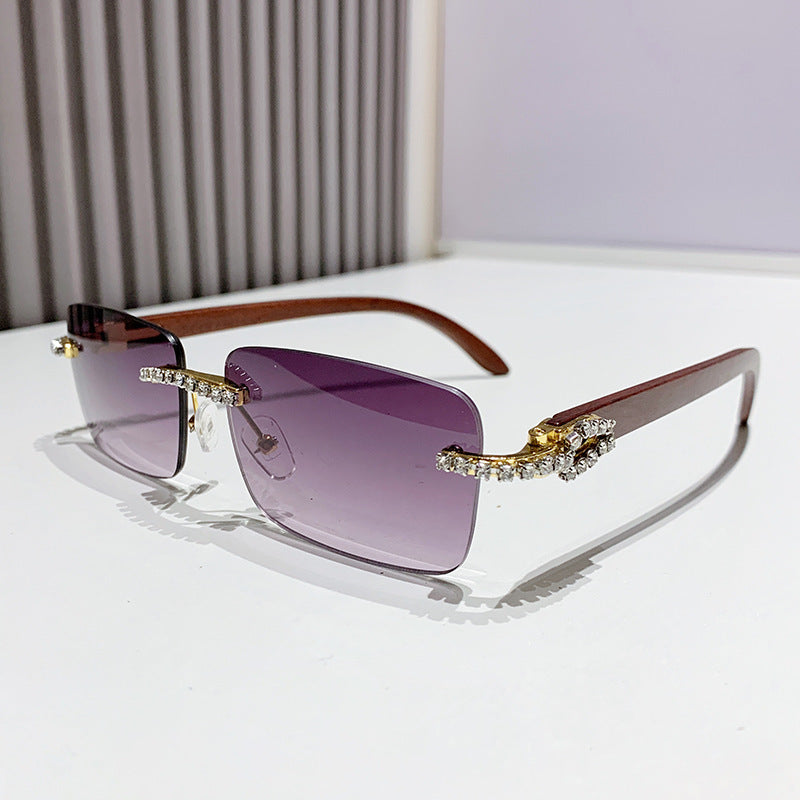 Dame elegant solbrille med unik ramme Skanto
